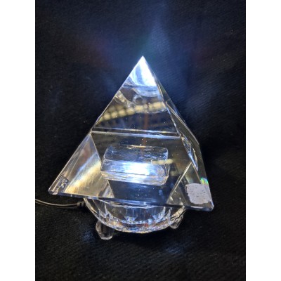 Pyramide en cristal pur avec chambre du roi